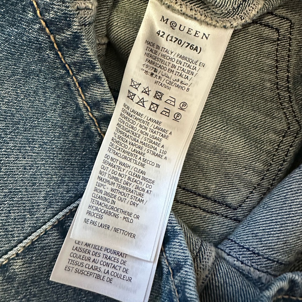 Alexander McQueen
Foldover-Waist Midi Denim Skirt - Picture 12 of 13